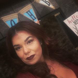 Meet your Posher, Emilia